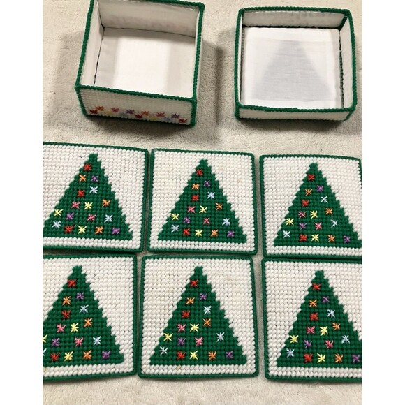 (6) Vintage Handmade Christmas Tree Coasters Yarn & Plastic Canvas Needlework - Picture 6 of 6